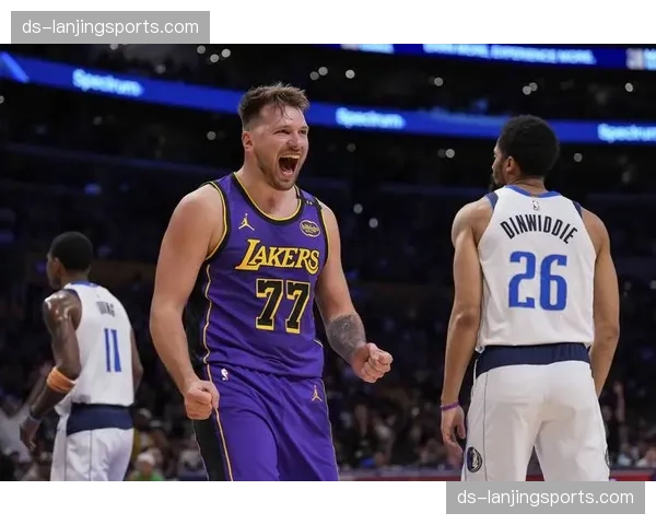 湖人雷霆战裁判误读球员球迷对话 东契奇因回应场边挑衅遭错误驱逐